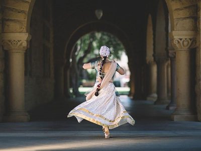 Ethnic Elegance Aknvas Ruffle Dress and Sathak Indian Wedding Dress for Sims 4